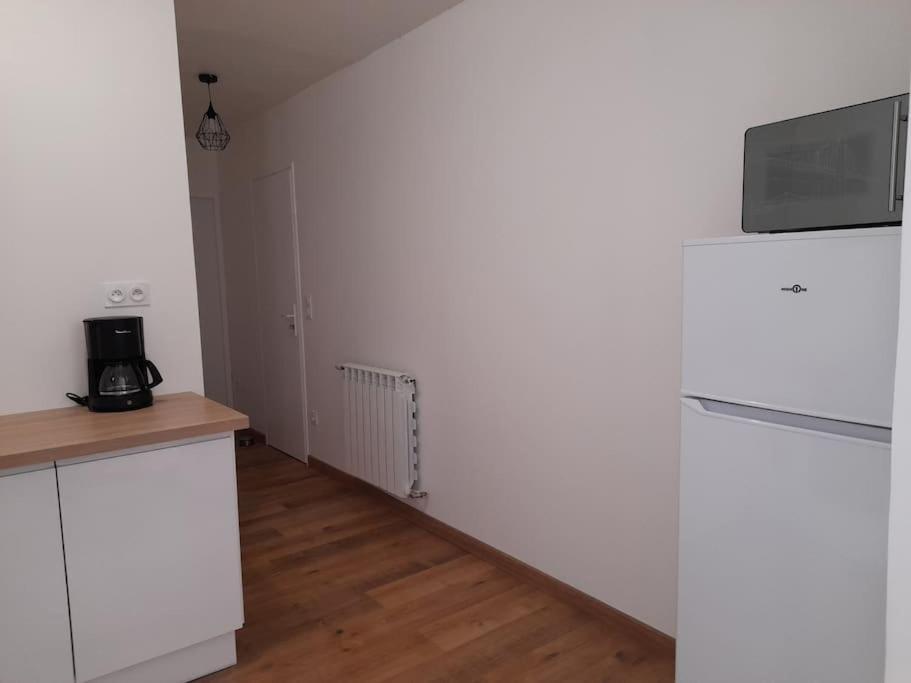 Logement Lumineux Avec Terrasse La Roche-sur-Yon Exterior foto