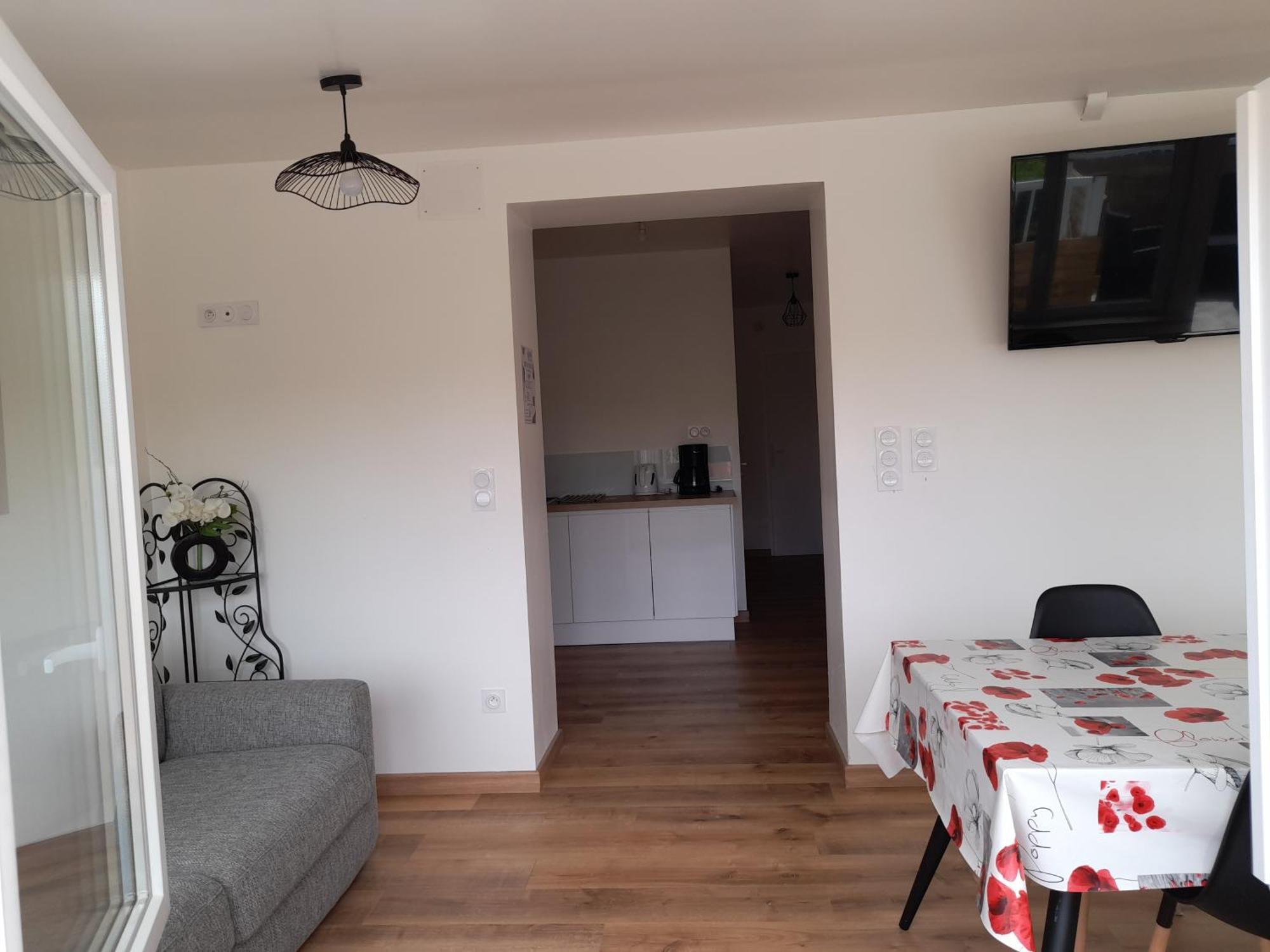 Logement Lumineux Avec Terrasse La Roche-sur-Yon Exterior foto