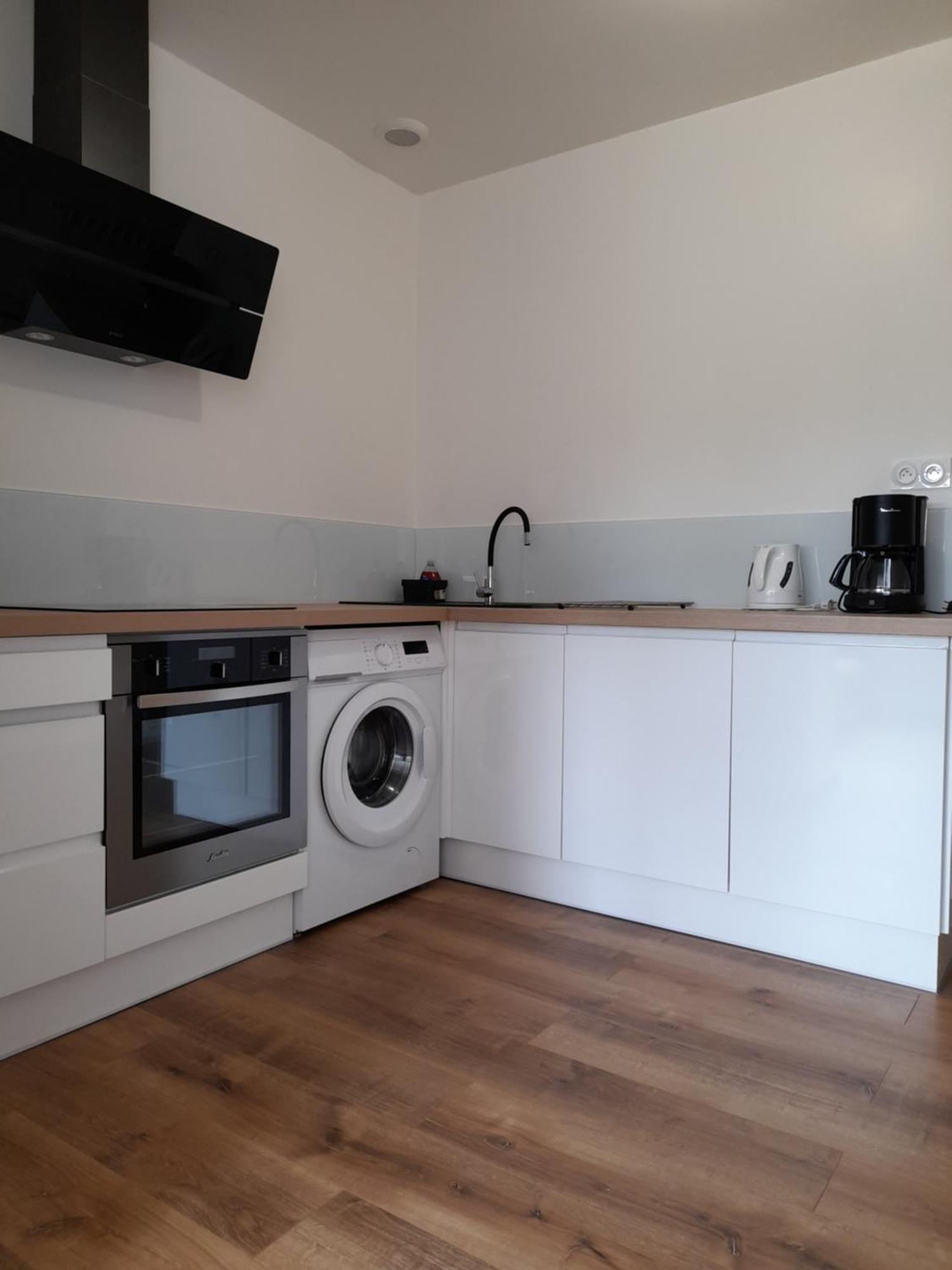 Logement Lumineux Avec Terrasse La Roche-sur-Yon Exterior foto