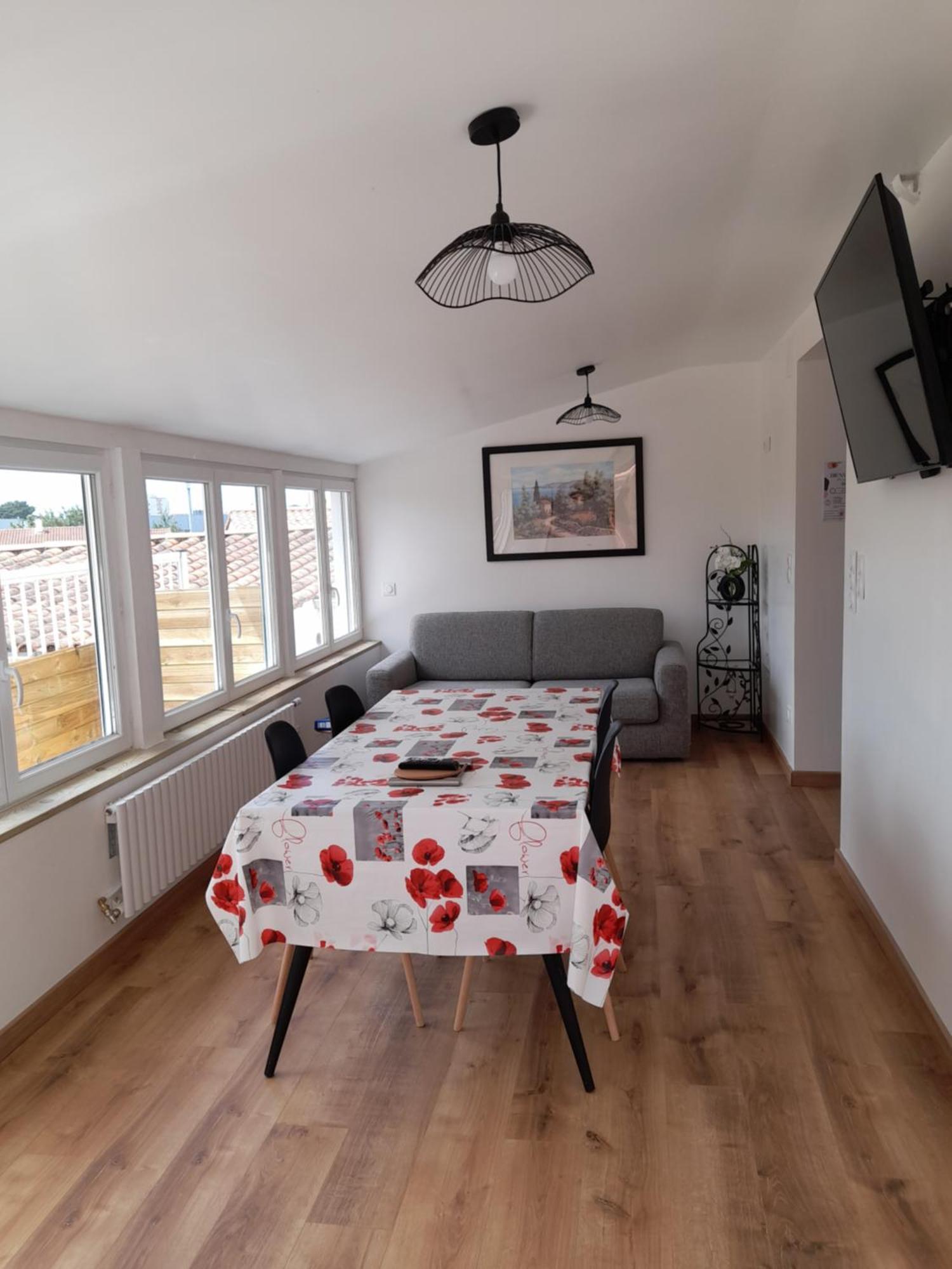 Logement Lumineux Avec Terrasse La Roche-sur-Yon Exterior foto
